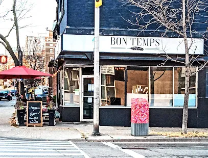 Handsome Dave’s neighbourhood bar (no longer bon temps)