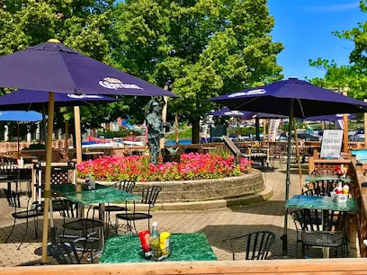 Fat Les Waterfront Patio