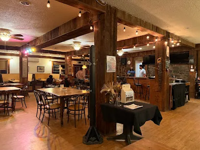 Sharbot Lake Country Inn & The Crossing Pub