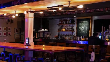 Function Bar + Kitchen