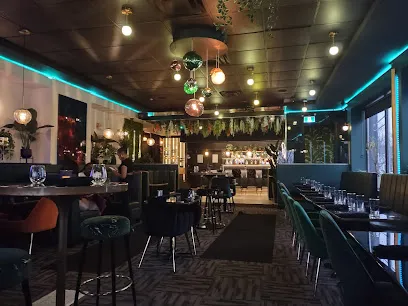 Cravin Kitchen + Lounge