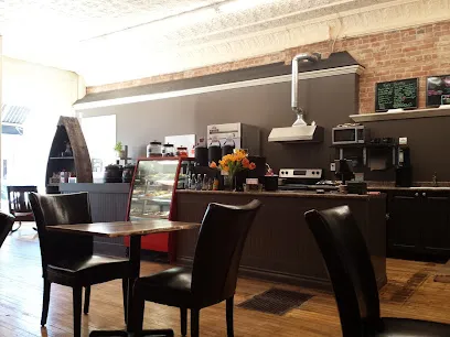 Em's Cafe
