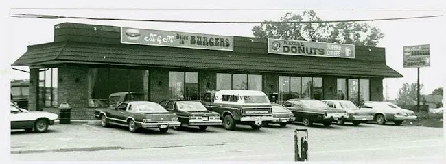 M&M Bar and Grill