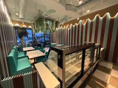 90's Lounge Hot And Dessert Bar