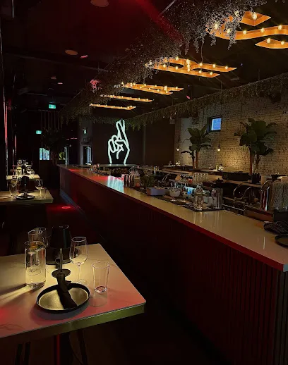 LIARS Kitchen + Social